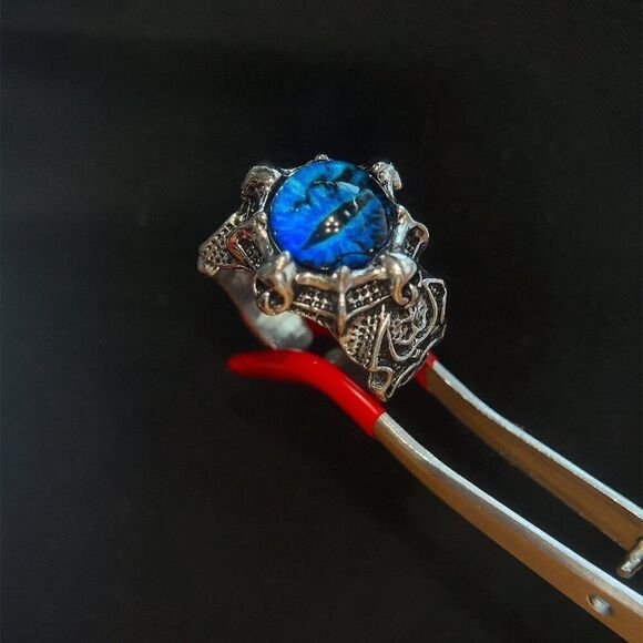 Blue Eye Skull Ring - Picture 3 of 6